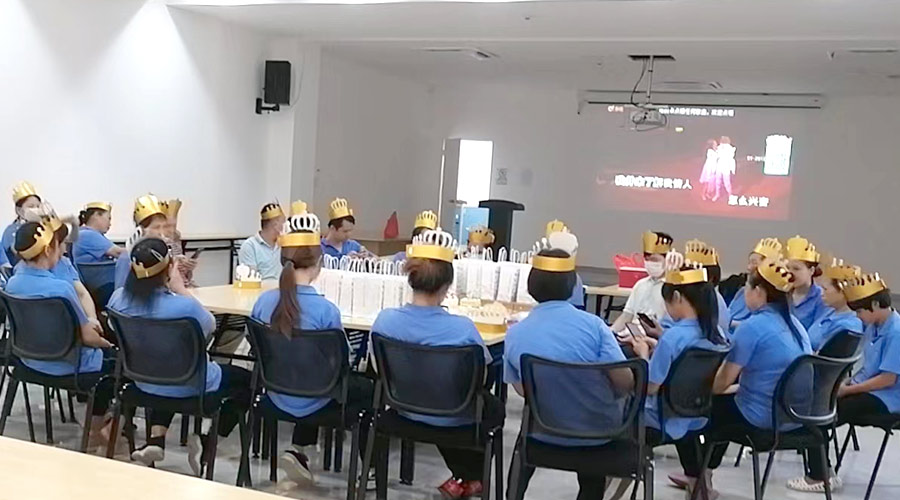 歡聚一堂 溫暖相伴！金環(huán)電器舉辦9月員工生日會(huì)